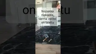 Kuka sanoi, ett&auml; luut ovat vain koirille? | Hugo vs. luut #harmaapapukaija #birds #parrot