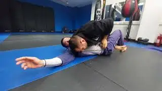 Armpit control + shoulder pressure, half guard pass