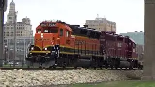 BNSF 3033 GP40X in 2017 and then in 2022