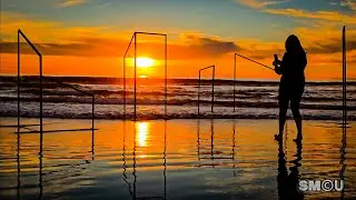 𝗦𝗛𝗢𝗥𝗘𝗟𝗜𝗡𝗘 𝗦𝗖𝗨𝗟𝗣𝗧𝗨𝗥𝗘: Kate Mueller Unveils Constellation-Inspired Installation at Santa Monica Beach