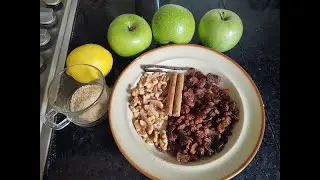 Robbert's tiny projects 14  . appel rozijnen likeur . (apple pie liqueur)