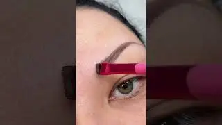Easy to use eyebrow brush
