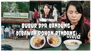 RELA ANTRI HAMPIR 2 JAM BERDIRI DEMI SARAPAN BUBUR DPR ( DIBAWAH POHON RINDANG) BANDUNG