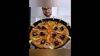 paella con sepia, langostinos y mejillones