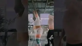 she shaking ass everywhere #fyp #badbitch #letsgo