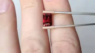 Натуральный гранат умбалит 3,12 карат
