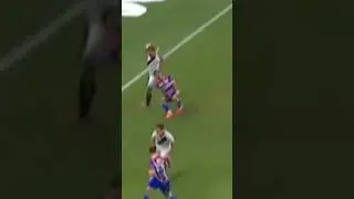 Expuls&atilde;o justa? Hugo Moura do Vasco leva cart&atilde;o vermelho nesse lance. #vasco