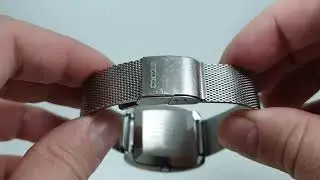 How to adjust a Seiko mesh vintage watch bracelet without needing special tools.