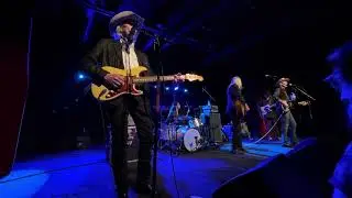 Surfer Girl &mdash; Dave Alvin and the Guilty Ones with Jimmie Dale Gilmore pay tribute to Brian Wilson