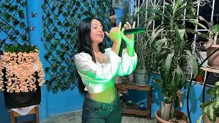Yami Flores - Dos Botellas de Mezcal