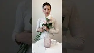 Make your own Valentine&rsquo;s Day arrangement with these flower tips #floraldesign #diy #flowerarranging