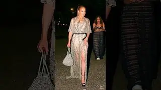 Jennifer Lopez Takes Selfies With Fans #JLo #Shorts