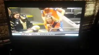 Saints fan steal td ball from bengals fan