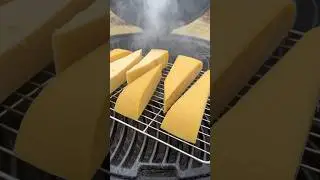 Сыр Гауда, копченый на вишневых дровах