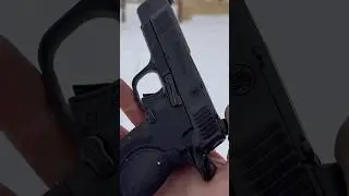 Стало одним из моих любимых вариантов 9-мм пистолета для повседневного ношения.