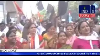 Uttam leads &lsquo;Black Flag&rsquo; protest rally against TS-Maha accord on irrigation
