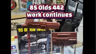 Дополнительная подготовка кузова и выбор цвета салона для Oldsmobile 442 1985 года.