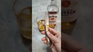 knives and bourbon #knife #edc #shorts #bourbon #jimbeam #whiskey