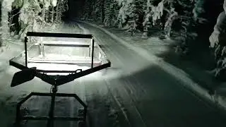 Sladdar skoterled med hemmabygget