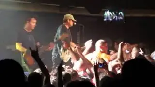 blink-182 Dogs Eating Dogs Live Starland Ballroom 2013