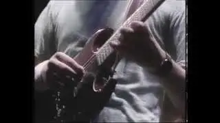 Mike Oldfield - live guitar solo excerpt from 