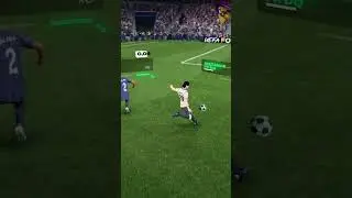 Tsubasa se joue du d&eacute;fenseur et tente sa chance !!