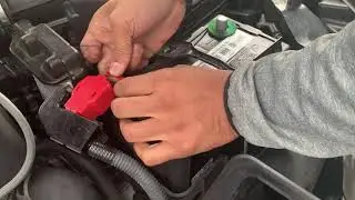 Установка нового аккумулятора: Honda Accord Sport 2015 года выпуска.