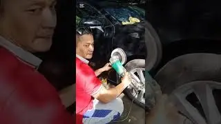 Cara poles mobil warna hitam