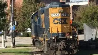 ?CSXT? 2551 GP38-2 RCO Unit & 2727 GP38-2 Leads Y205-11 W/1st Gen K5LA Rounding The Curve In F.NC