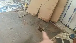 Analizando humedad en un baño de un segundo piso