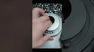 Look at how the bearings are installed  #Thrust_roller_bearing #Flange_bearing#crusher