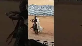 La danse Nzet, une majest&eacute; royale ~A la d&eacute;couverte du Cameroun