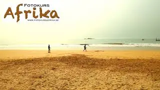 In wait for fresh juice on Busua beach.