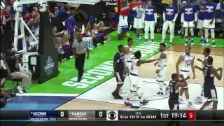 UConn vs. Kansas: Landen Lucas block