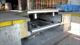 TSL-ALL: Rampa elettroidraulica telescopica/electrohydraulic telescopic dock (by TM PEDANE SRL)