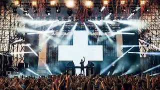 Martin Garrix at Mumbai-Surburn Arena-In the name of love