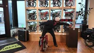 Brompton Folding Challenge &ndash; 5.72 Seconds! How Fast Can You Fold a Brompton Folding Bike?