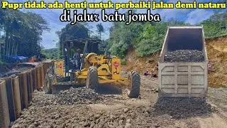PUPR tidak ada henti‼️untuk perbaikan Jalan demi nataru di jalur batu jomba