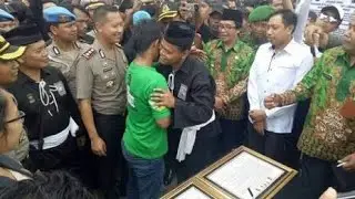 deklarasi damai Antara PSHT vs BONEK live Alun-Alun Jember lautan hitam - VIRAL!!!