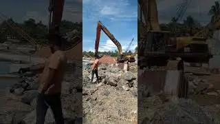 Quay Wall Construction (Pre cast Base plate placing)