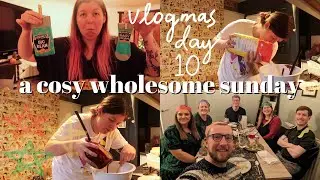 a wholesome sunday baking brownies and christmas dinner with friends | vlogmas day 10