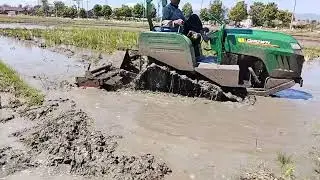 Traktor crown komodo ctc 750 membajak lahan extrem