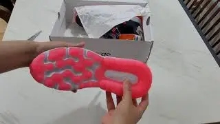 새 운동화 나이키 러닝 언박싱! Nike W AIR MAX 270 REACT SE Running Unboxing | 국제커플 | 한페부부 | 이타 가족 | 브이로그