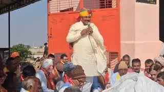 मकर संक्रांति के  पावन  प्रवाह  पर  Gosala  में  go भत्तों  के  साथ  महाराज  श्री 