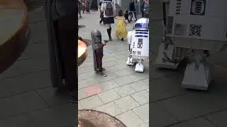 Wondercon 2023 - outside broll