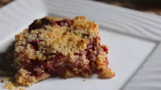 Strawberry Crumble Recipe - Strawberry Crisp Recipe | Yummy Tummy Aarthi