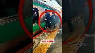 Работа, которая существует только в Японии 😲🥱 #shortsfeed #youtubeshorts #shorts #train #job #fac...