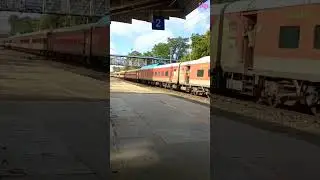 22511 Lokmanya Tilak Terminus to Kamakhya Junction Karmabhoomi Express 🚆🚆 #train