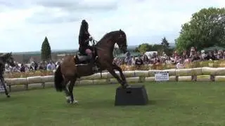 Equestriennes 'Oh La La' Stunt Show