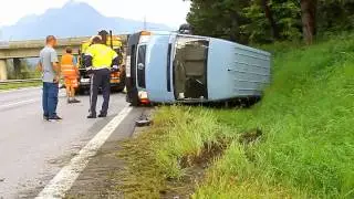 Walgauautobahn: Pkw &Uuml;berschlag endet glimpflich